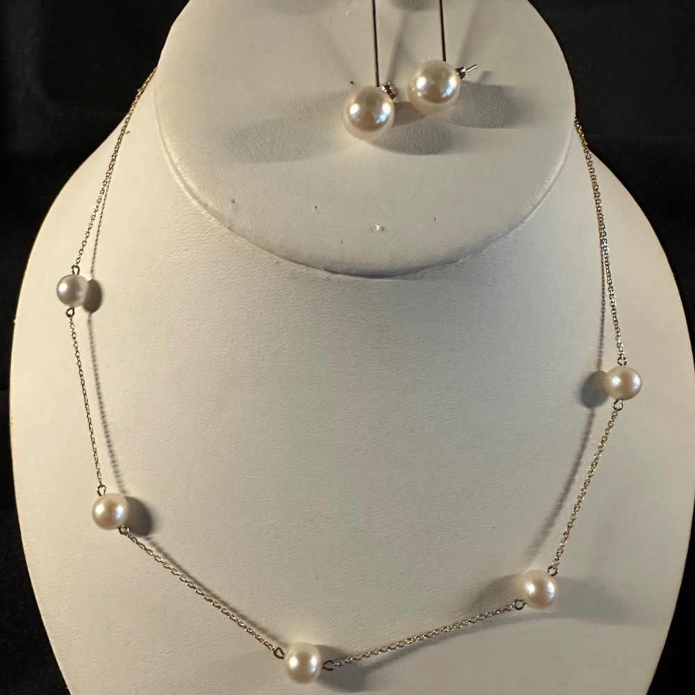 Pearl/Yellow Gold Necklace